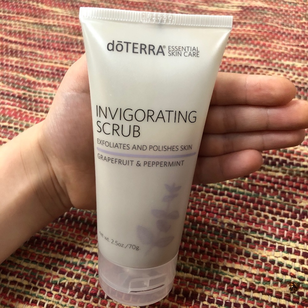 Invigorating Face Scrub - SEALED
